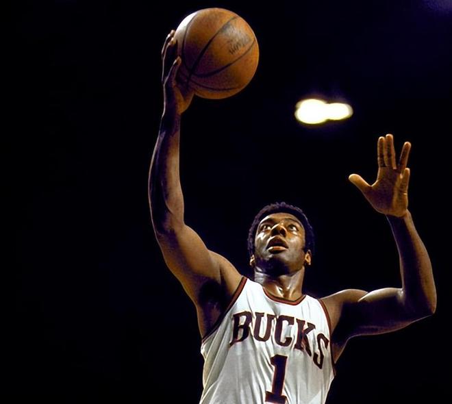 稳守反击的 稳守反击的