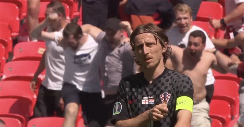 引入更多现 引入更多现