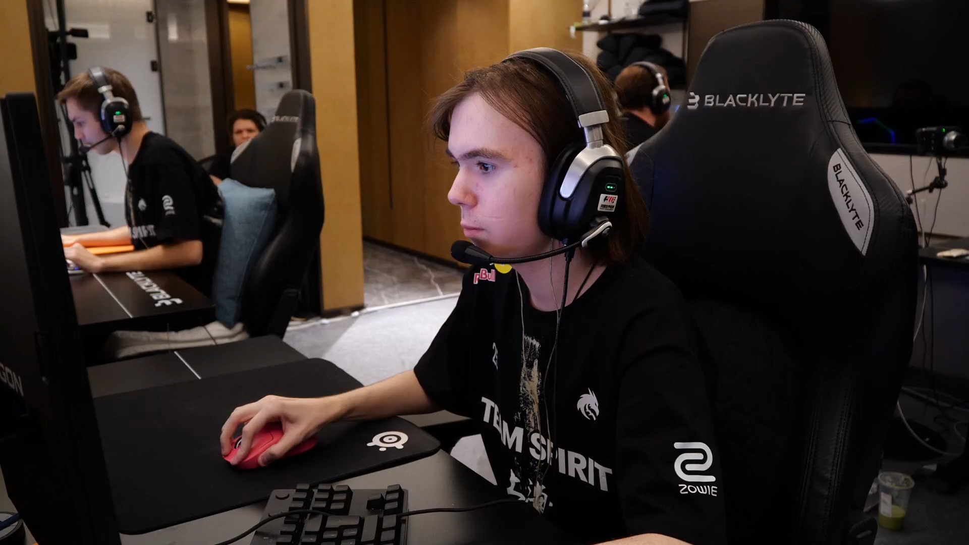 波及欧亚多 波及欧亚多