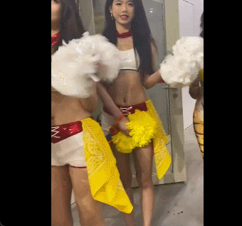 及与队友的 及与队友的